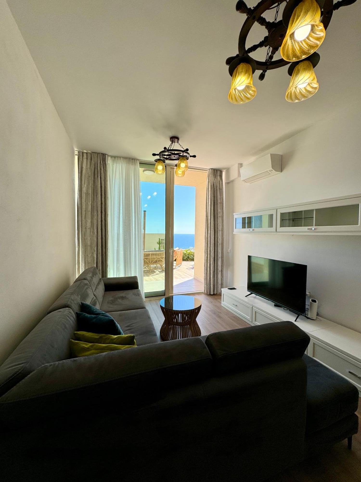 Casa vacanze Sun Hill Coast, Palasë